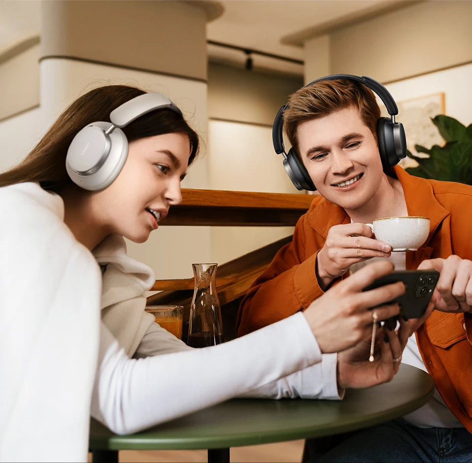 UGREEN headphones used in friend group